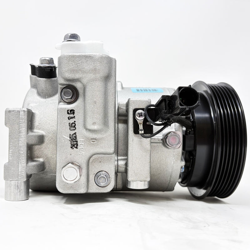 GENUINE A/C COMPRESSOR W/CLUTCH FOR 2012-2014  HYUNDAI ACCENT 977011R000