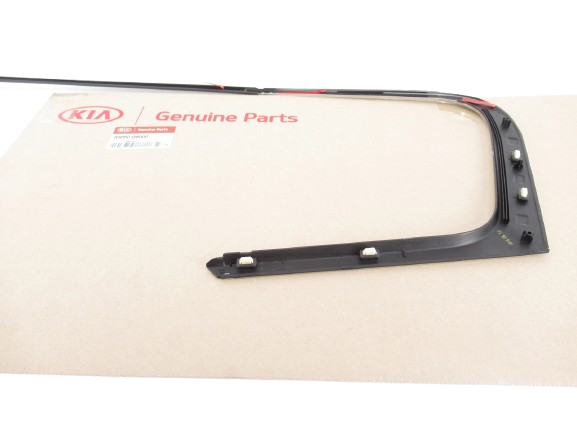 Rear RIGHT Side Door Molding Chrome 2017-2022 Kia Sportage 83860D9000